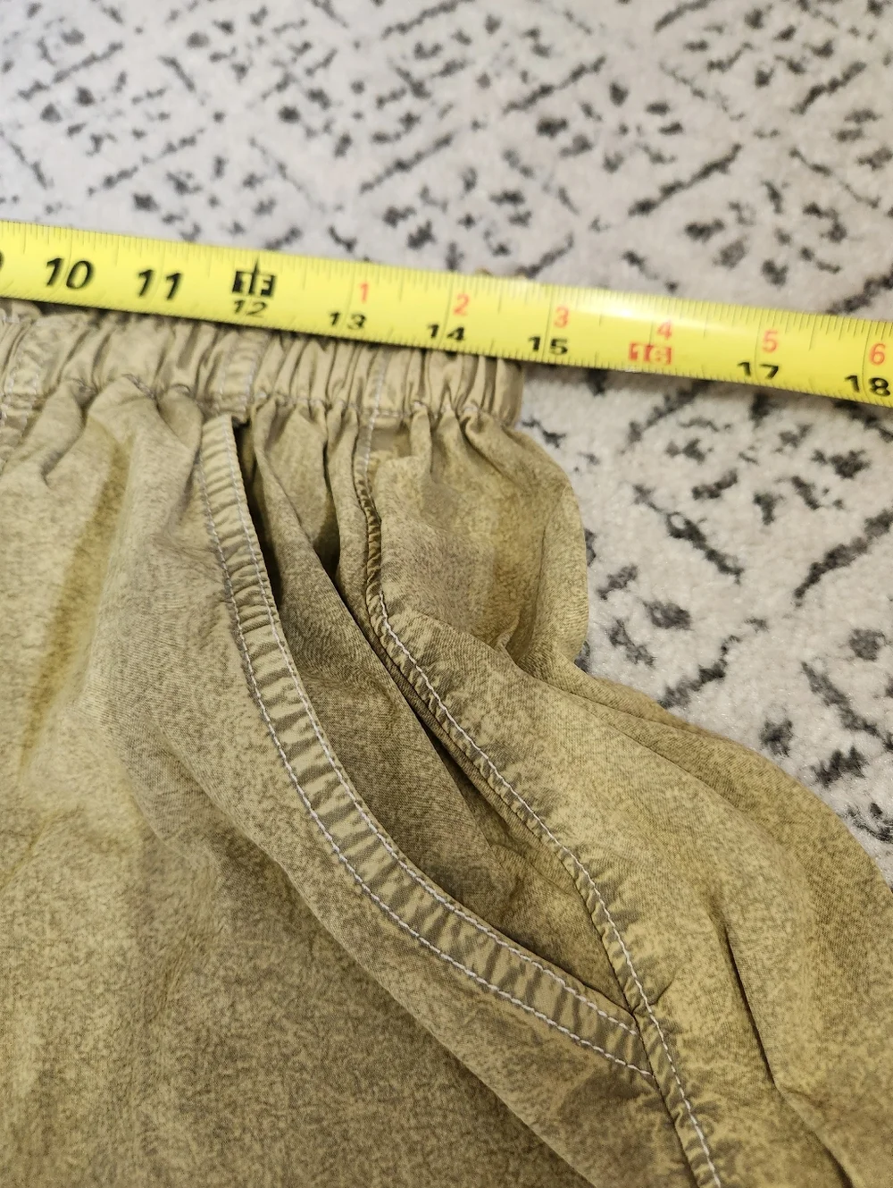 Urban Outfitters UO Sloan Nylon Baggy Balloon Parachute Pants Y2K 80s Khaki M - Picture 15 of 16
